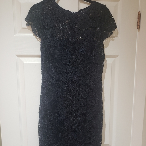Lace Midi dress - Picture 4 of 6